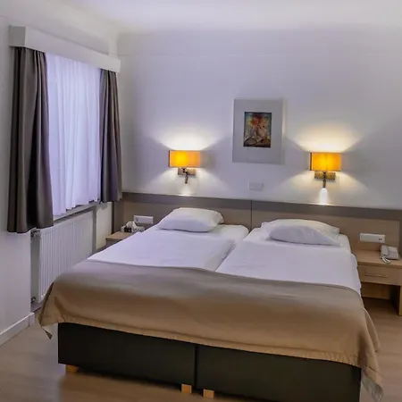 Hotell Francais 3*
